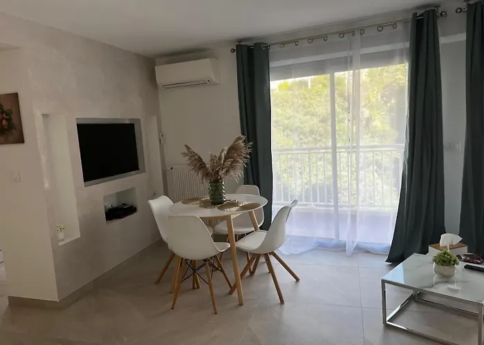 - Centre De