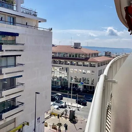 - Centre De Apartment *