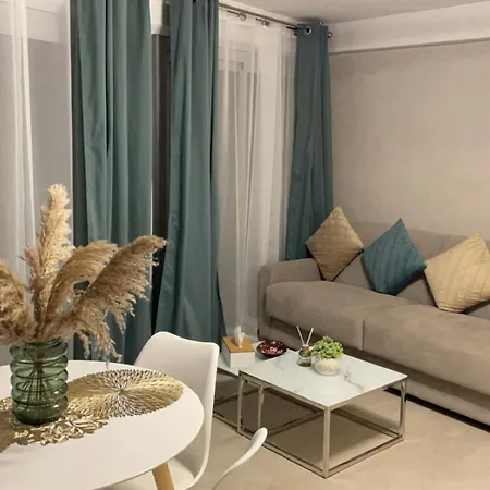 - Centre De Apartment